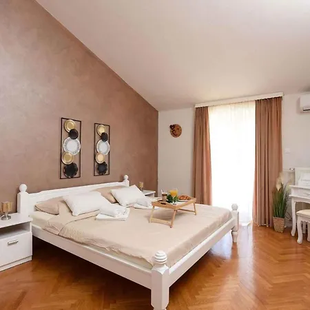In - Riviera 8258 Prázdninový dům Zadar