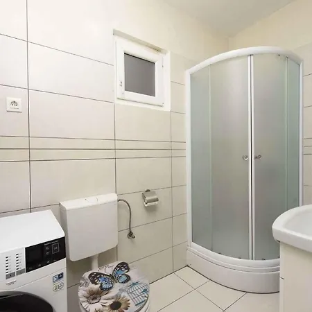 In - Riviera 8258 * Zadar