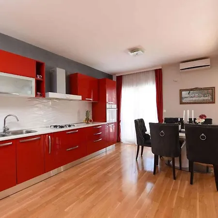 Ferienhaus In - Riviera 8258 *