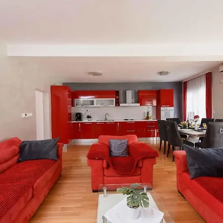 In - Riviera 8258 * Zadar