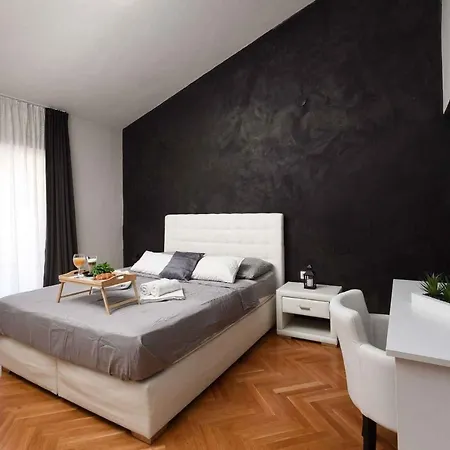 In - Riviera 8258 * Zadar